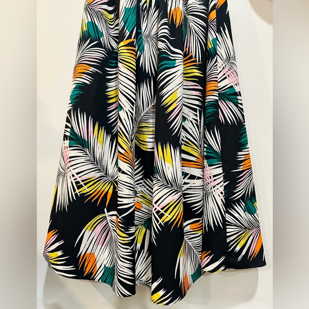 Banana Republic Palm Leaf Maxi Dress. - Picture 5 of 8